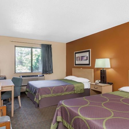 Super 8 By Wyndham Charlotte/Amusement Park Area Hotell Exteriör bild