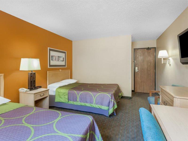 Super 8 By Wyndham Charlotte/Amusement Park Area Hotell Exteriör bild