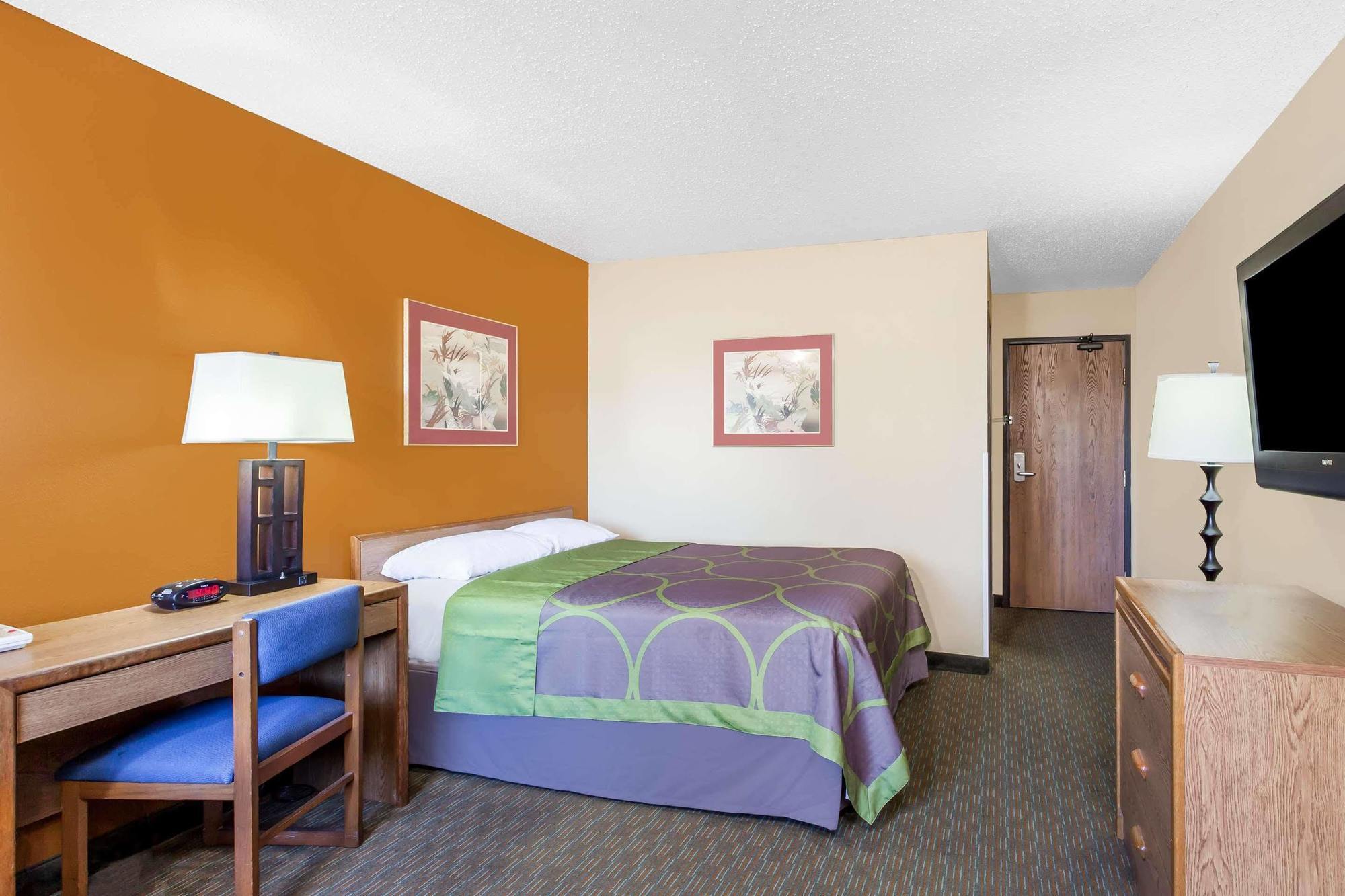 Super 8 By Wyndham Charlotte/Amusement Park Area Hotell Exteriör bild